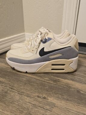 Nike Women’s Low-Top Sneakers in Cream, Gray & Black 7.5